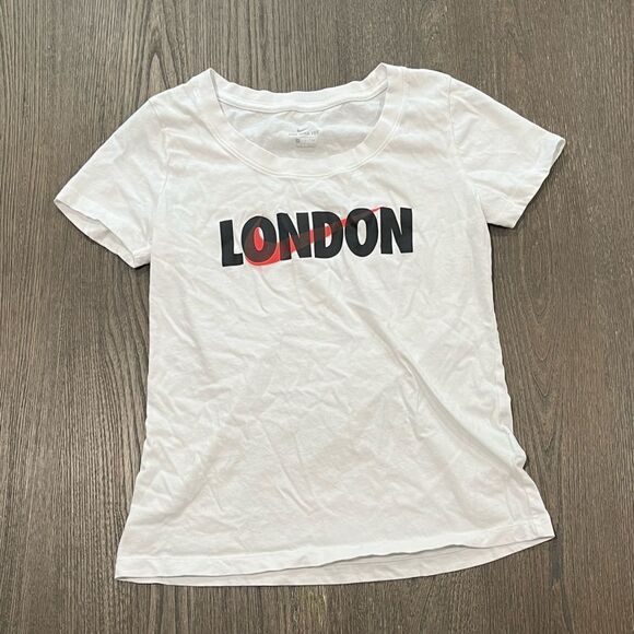 NWOT Nike Women's London T-Shirt White - Size S - Picture 1 of 4